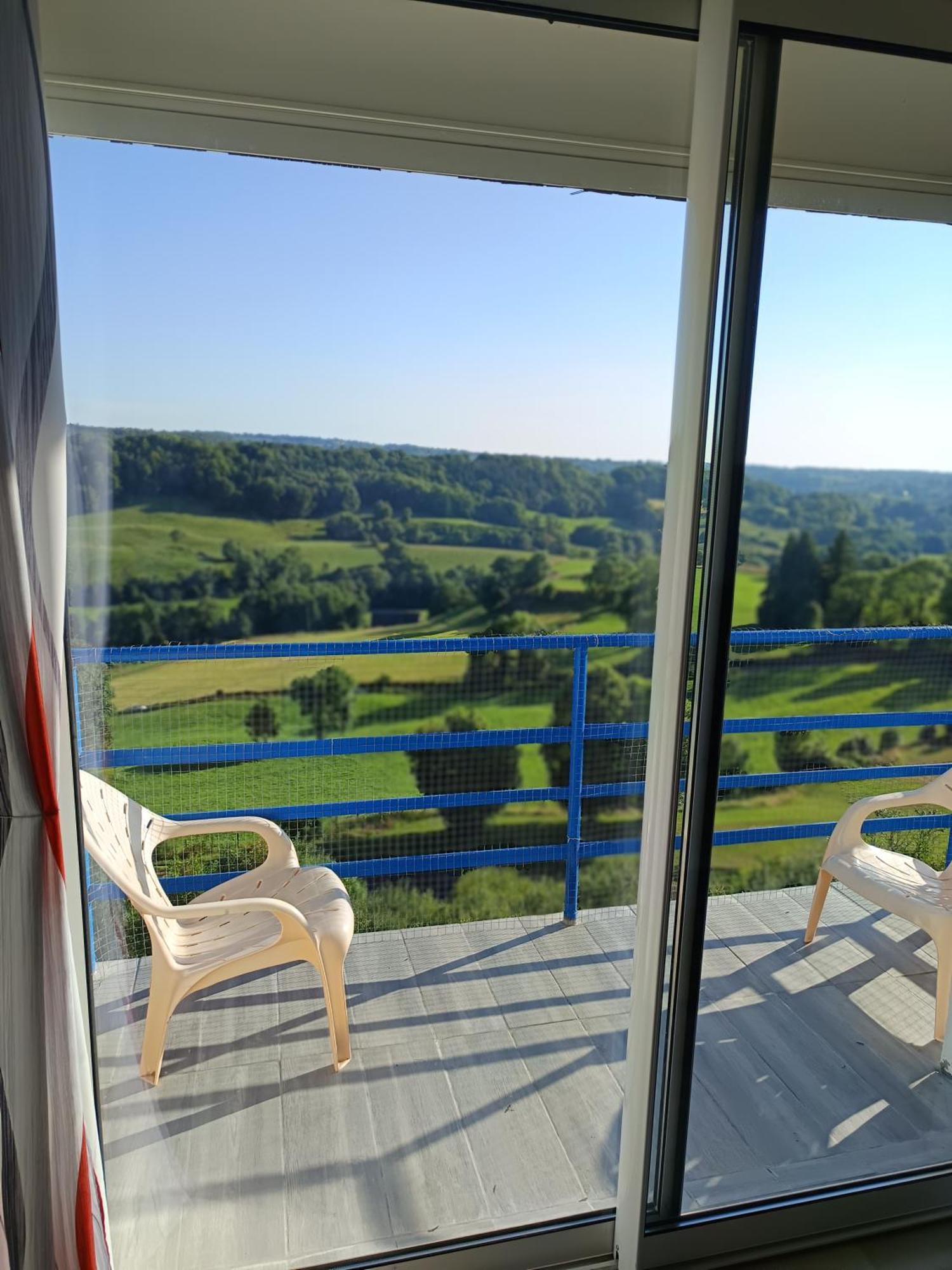 Appartamento Bellevue La Tour-dʼAuvergne Esterno foto